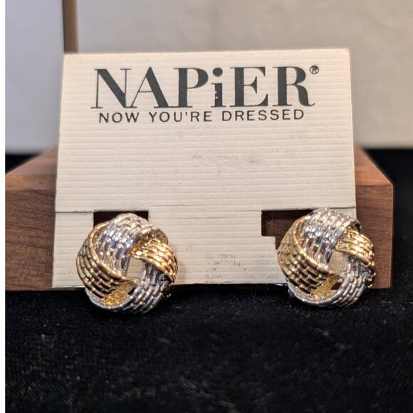 Vintage NWT Napier Screw Back Clip On Two Tone Textured Knot Earring - Picture 3 of 3